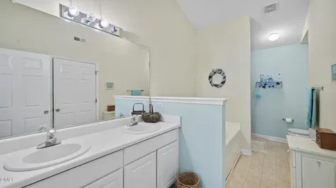 670 Huntingdon Street Elon NC 27244