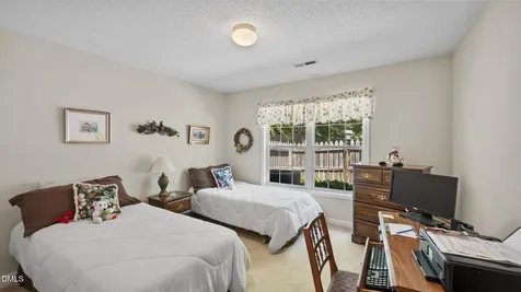 670 Huntingdon Street Elon NC 27244