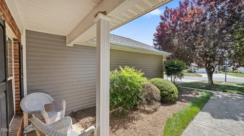 670 Huntingdon Street Elon NC 27244