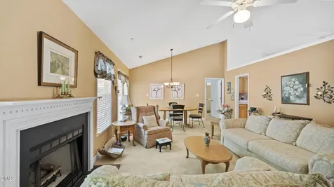 670 Huntingdon Street Elon NC 27244