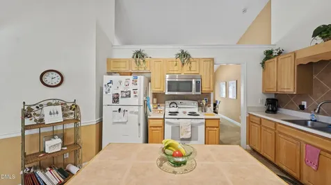 670 Huntingdon Street Elon NC 27244