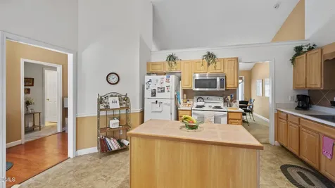 670 Huntingdon Street Elon NC 27244