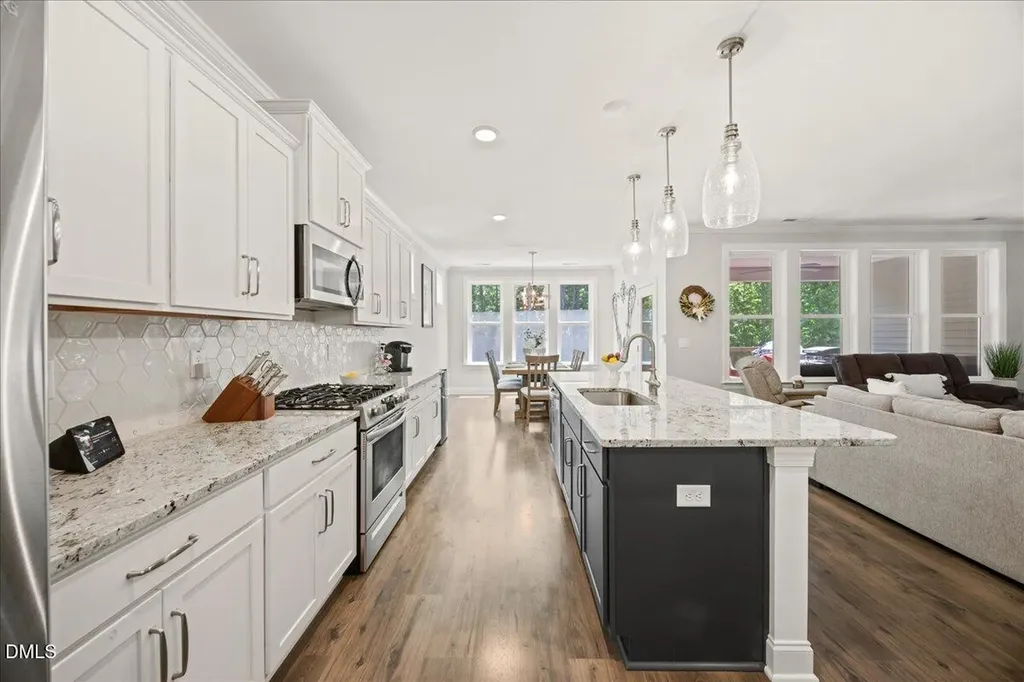 307 W Amber Oak Drive Selma NC 27576