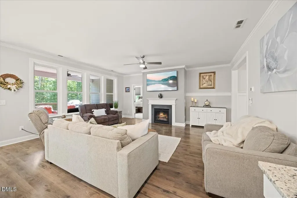 307 W Amber Oak Drive Selma NC 27576