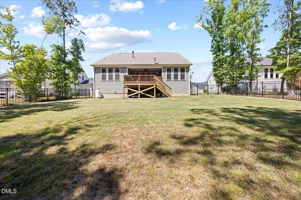 307 W Amber Oak Drive Selma NC 27576