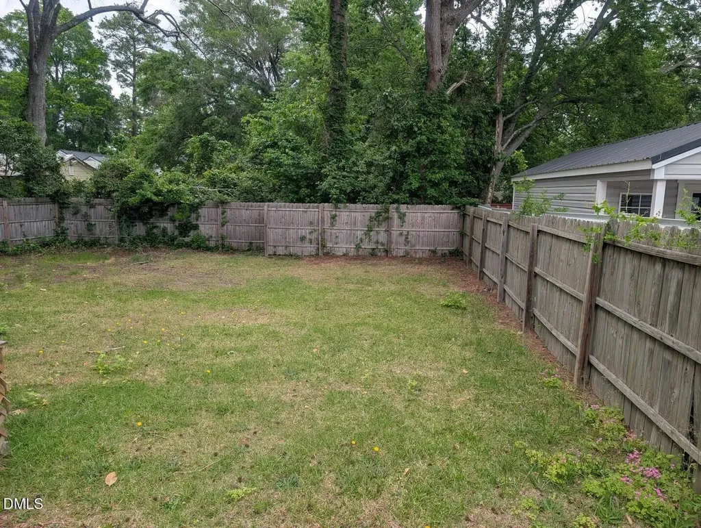 306 W Duke Street Dunn NC 28334
