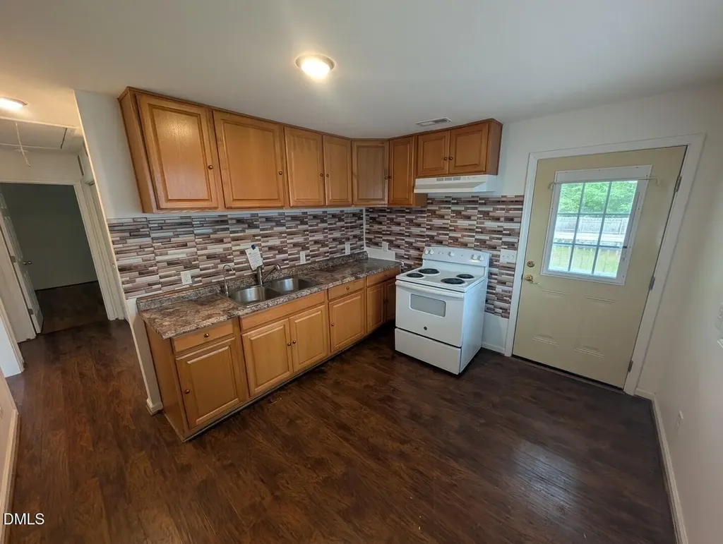 306 W Duke Street Dunn NC 28334