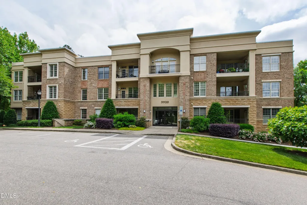 3920 Essex Garden Lane Raleigh NC 27612