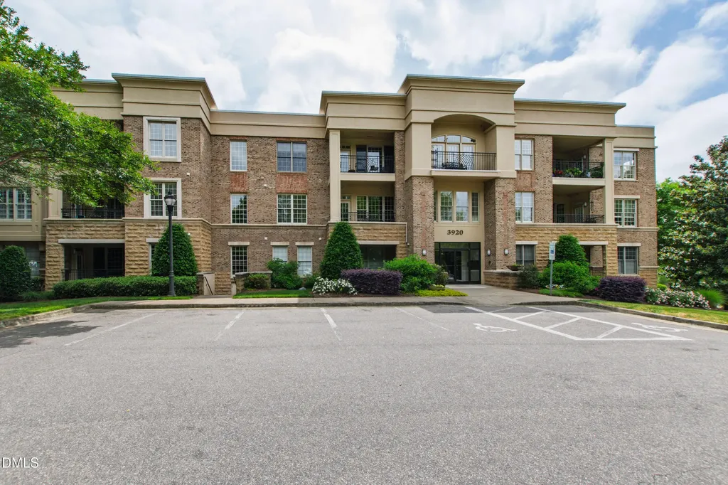 3920 Essex Garden Lane Raleigh NC 27612