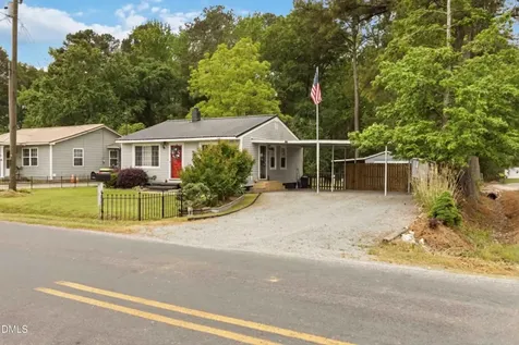 407 E Fremont Street Kenly NC 27542