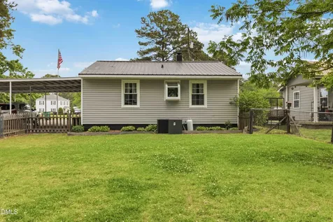 407 E Fremont Street Kenly NC 27542