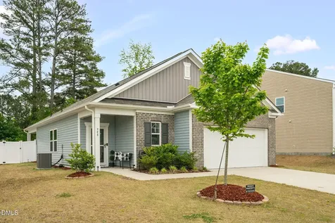 948 Berkeley Glen Road Zebulon NC 27597