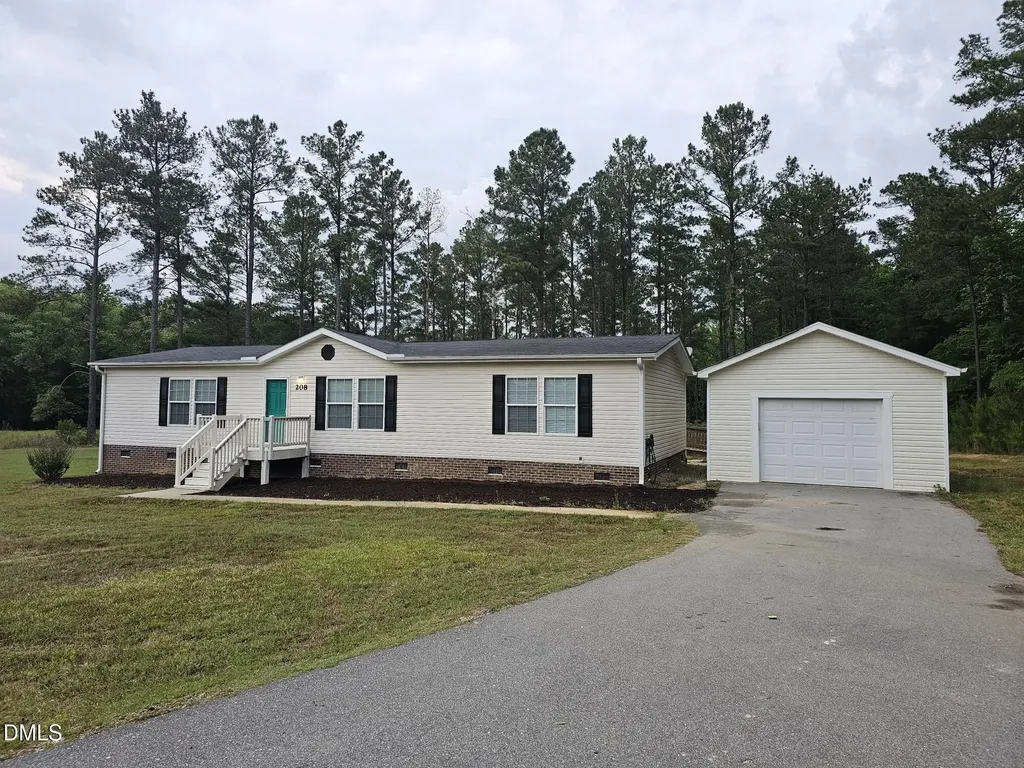 208 Loop Road Bunnlevel NC 28323