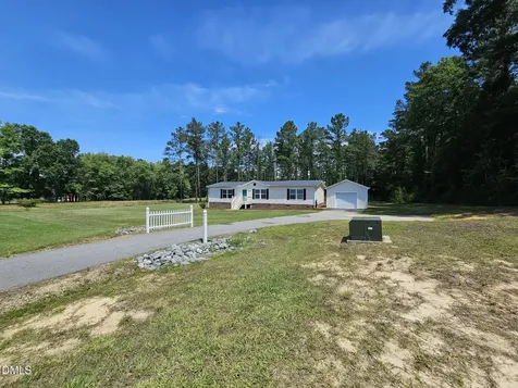 208 Loop Road Bunnlevel NC 28323