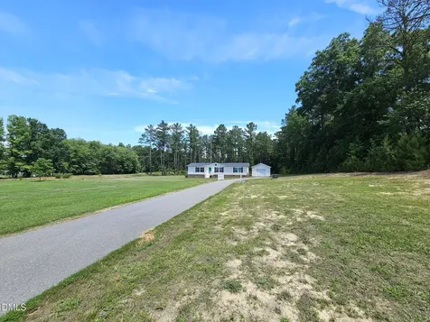 208 Loop Road Bunnlevel NC 28323