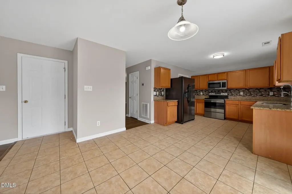 1008 Antside Court Raleigh NC 27610
