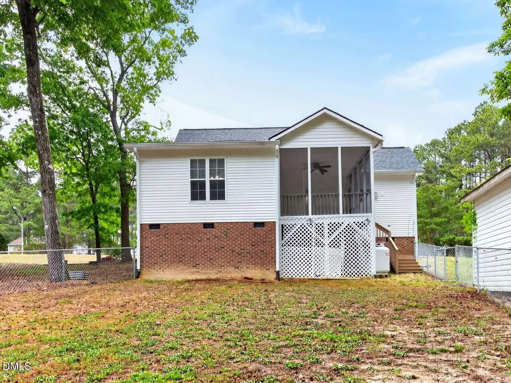 98 Starcroft Drive Fuquay Varina NC 27526