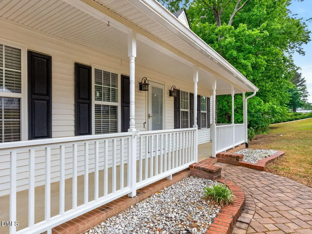 98 Starcroft Drive Fuquay Varina NC 27526