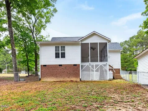 98 Starcroft Drive Fuquay Varina NC 27526