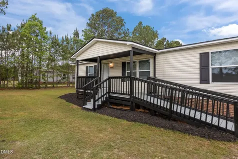 2800 Lobelia Road Vass NC 28394