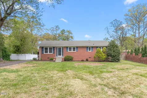 2431 Hickory Avenue Burlington NC 27215