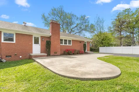 2431 Hickory Avenue Burlington NC 27215