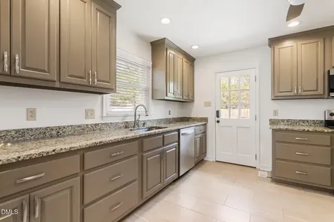 2431 Hickory Avenue Burlington NC 27215