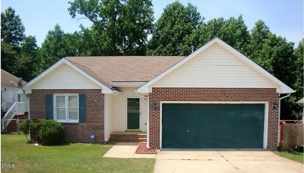 5748 Randleman Street Fayetteville NC 28304