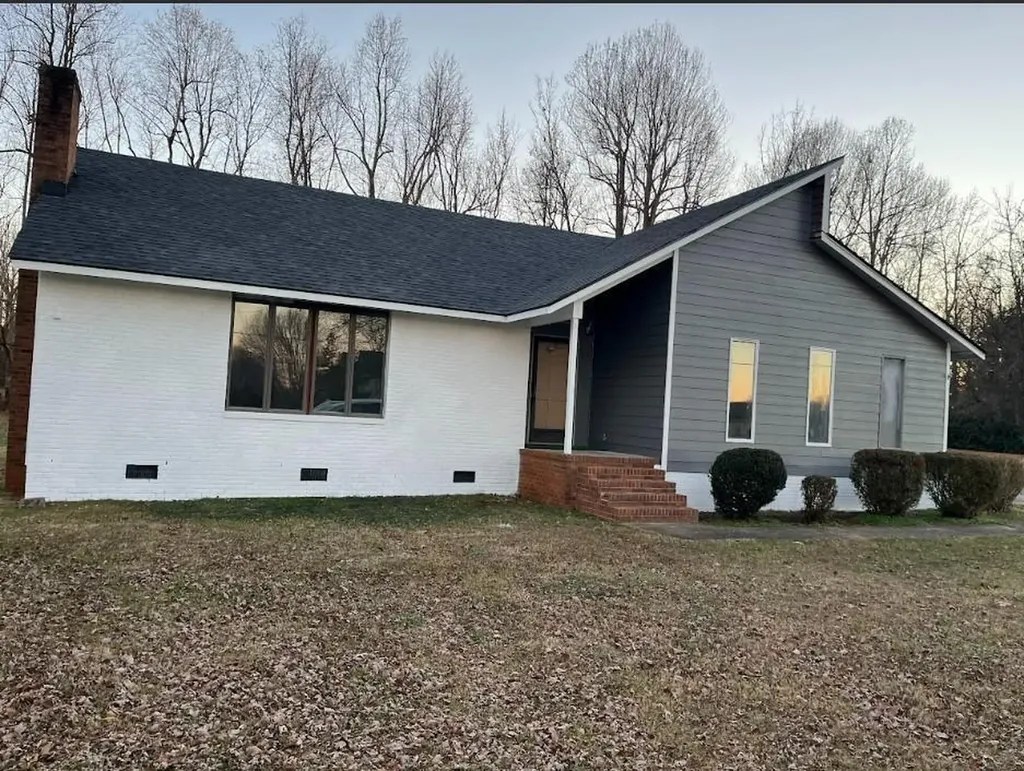 2144 S Third Street Mebane NC 27302