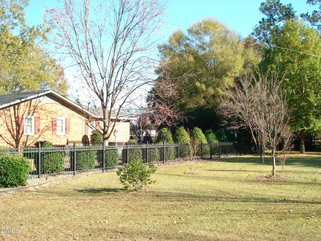 758 Antioch Church Road Dunn NC 28334
