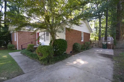 309 Holtz Lane Cary NC 27511