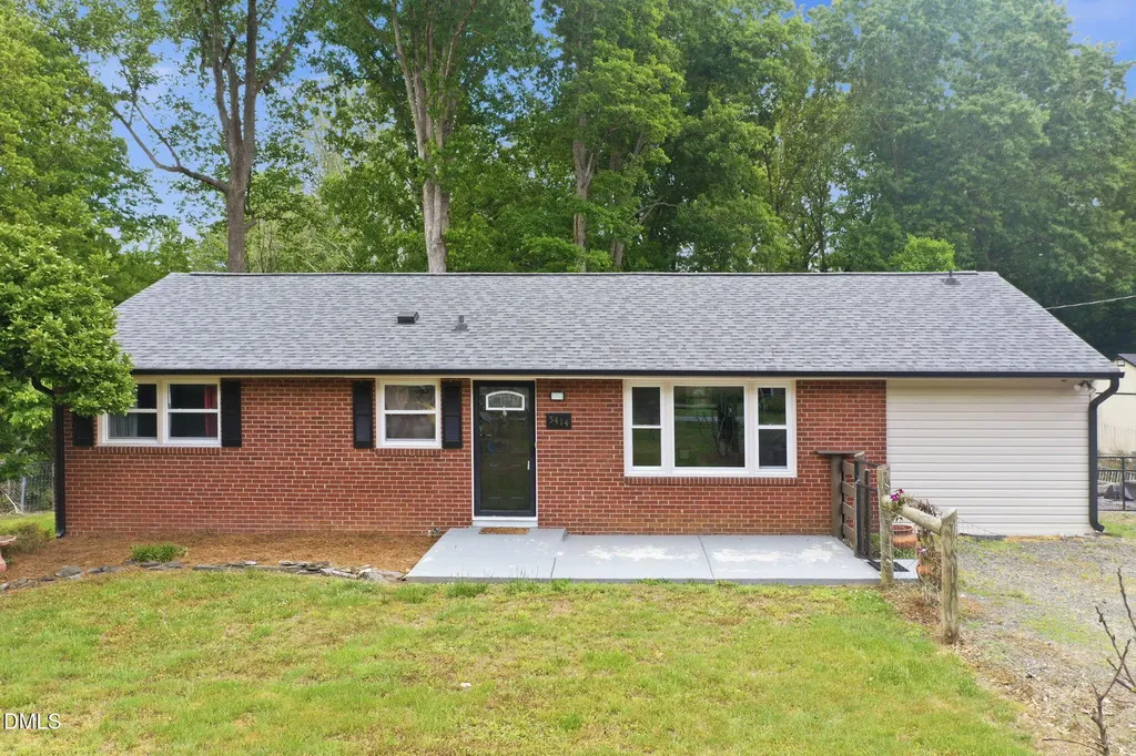 5414 Eastcrest Road Mcleansville NC 27301