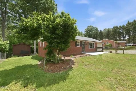5414 Eastcrest Road Mcleansville NC 27301