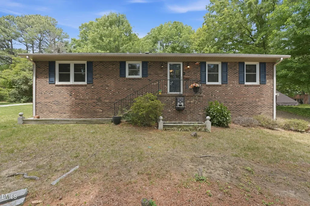 2007 Sunnybrook Drive Burlington NC 27215