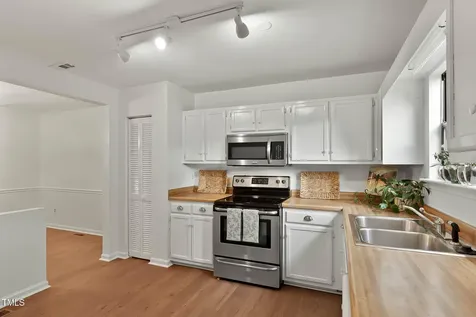 5444 Pine Top Circle Raleigh NC 27612