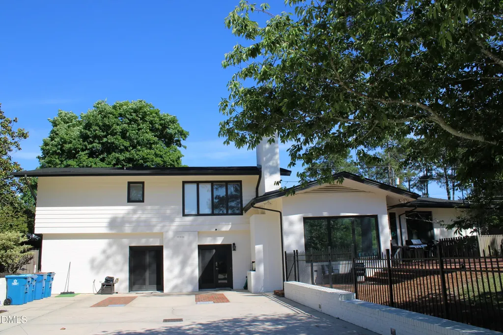 1607 Lakeshore Drive Dunn NC 28334
