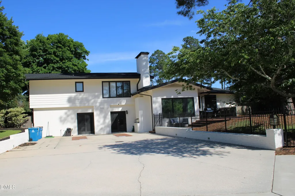 1607 Lakeshore Drive Dunn NC 28334