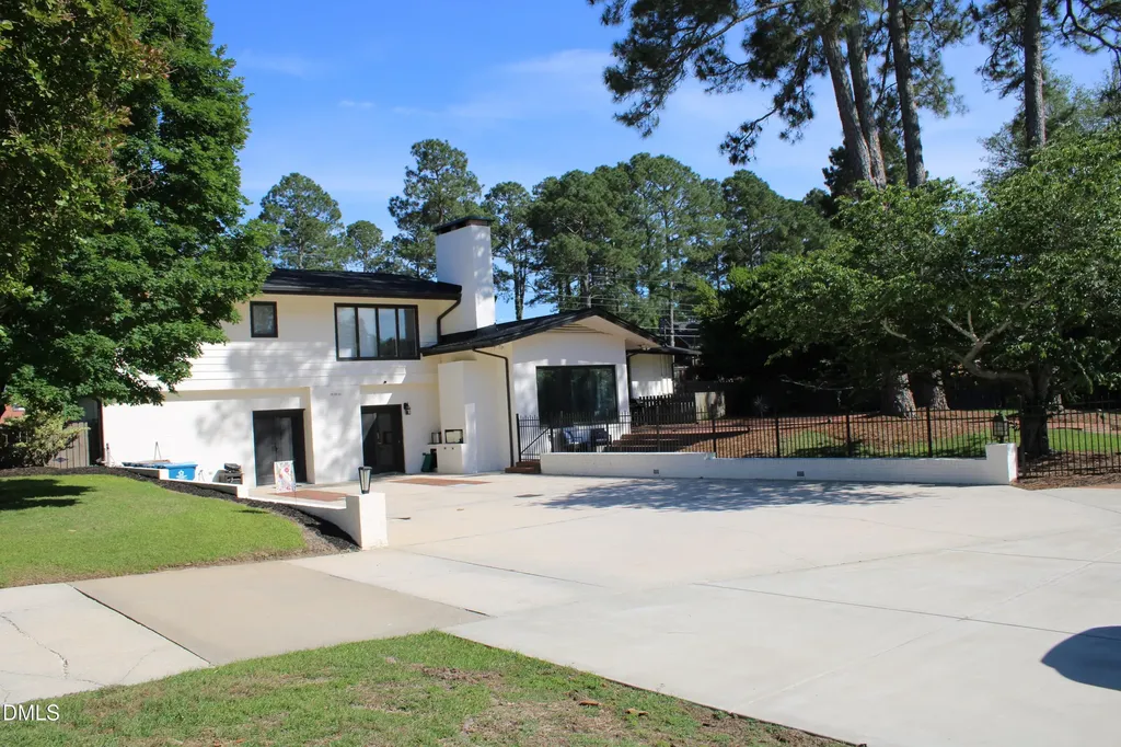 1607 Lakeshore Drive Dunn NC 28334