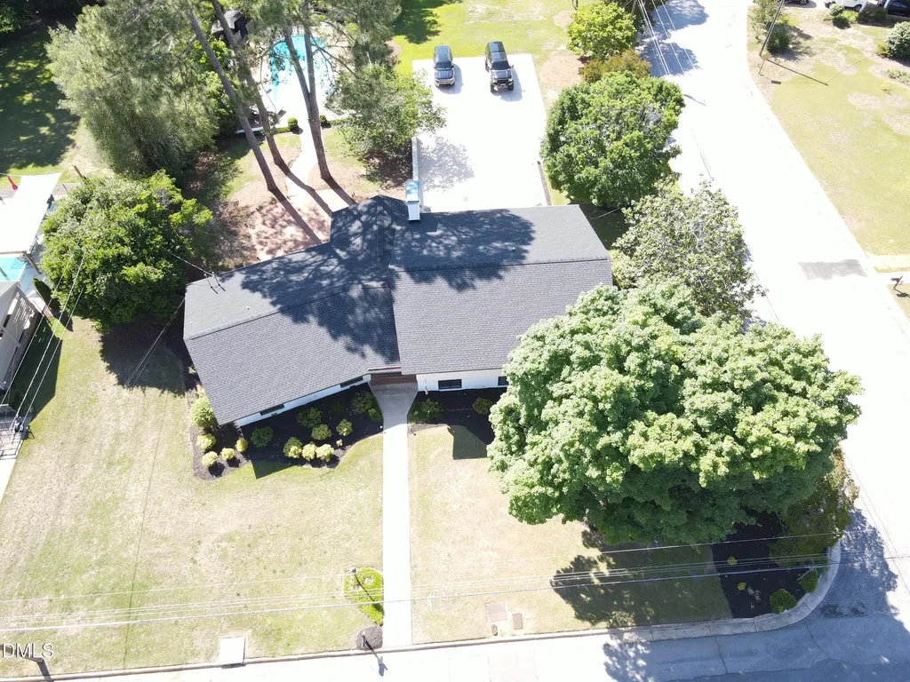 1607 Lakeshore Drive Dunn NC 28334