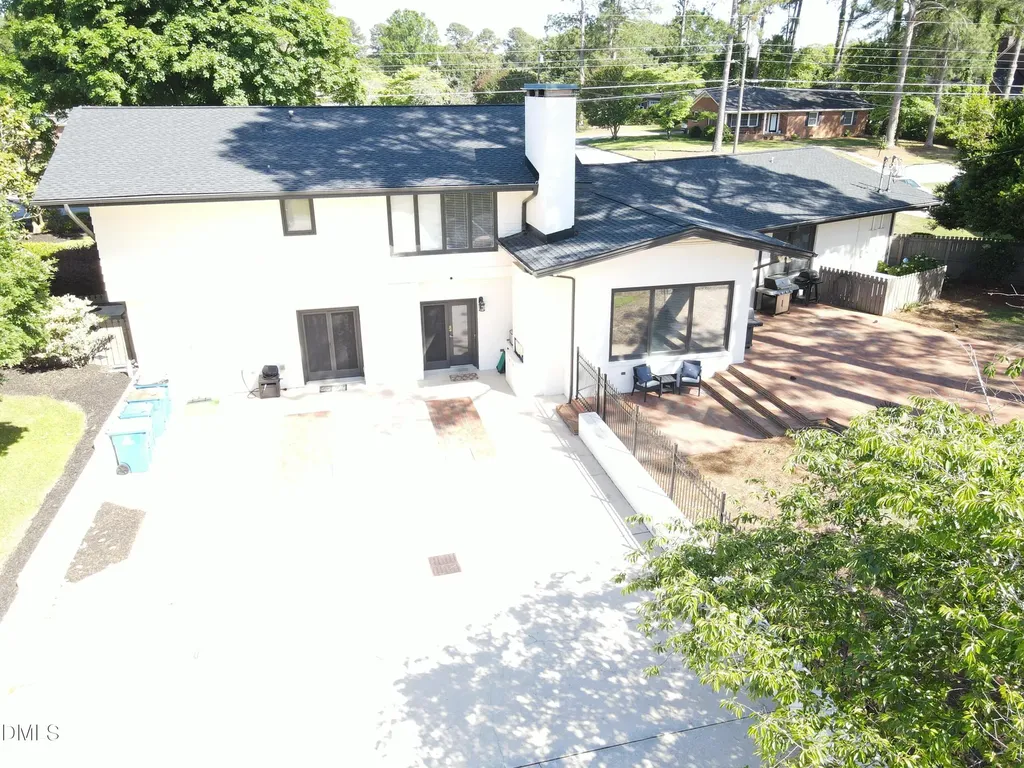 1607 Lakeshore Drive Dunn NC 28334