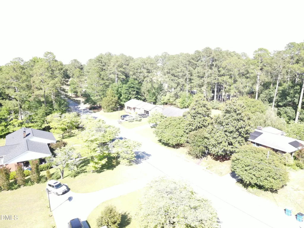 1607 Lakeshore Drive Dunn NC 28334