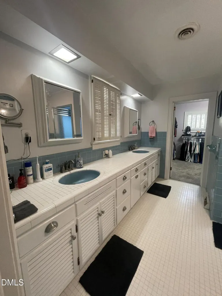 1607 Lakeshore Drive Dunn NC 28334