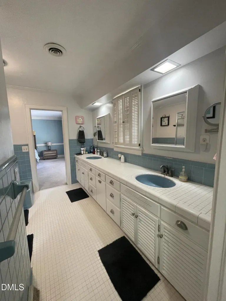 1607 Lakeshore Drive Dunn NC 28334