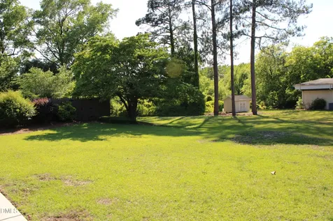 1607 Lakeshore Drive Dunn NC 28334