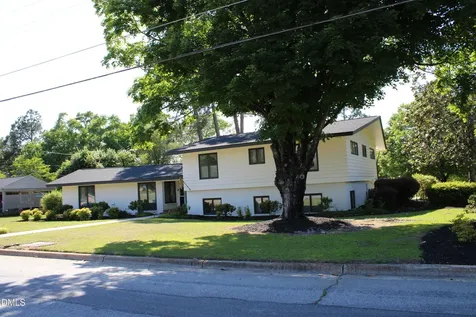 1607 Lakeshore Drive Dunn NC 28334