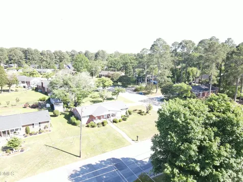 1607 Lakeshore Drive Dunn NC 28334