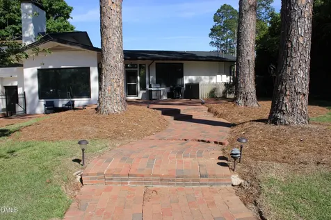 1607 Lakeshore Drive Dunn NC 28334
