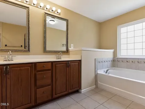 204 Royal Tower Way Cary NC 27513