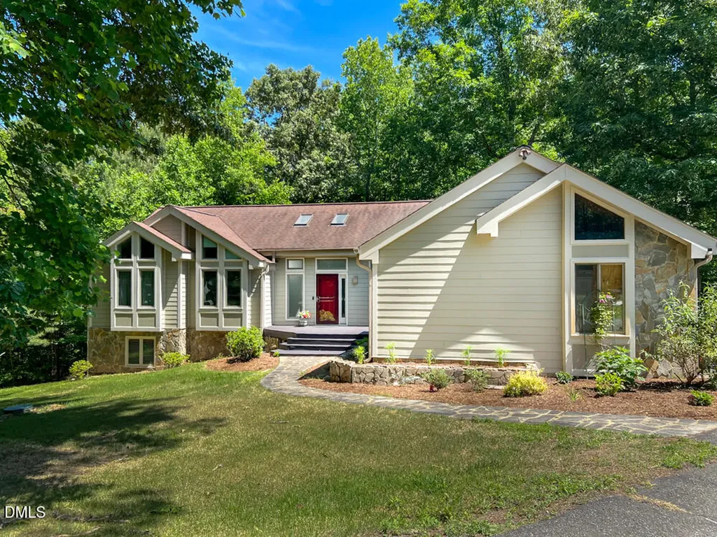 215 E Deer Run Apex NC 27523