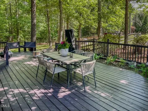 215 E Deer Run Apex NC 27523